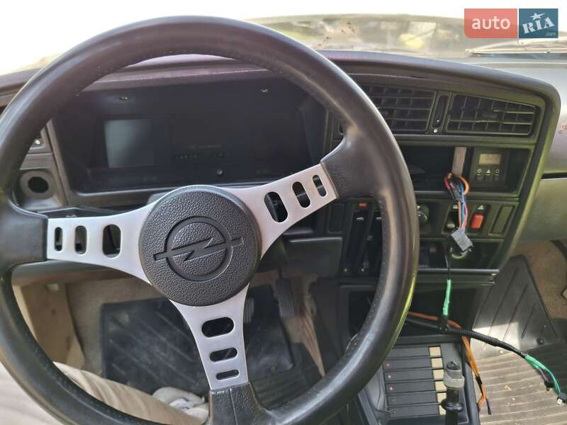 Купе Opel Ascona 1983 в Городище