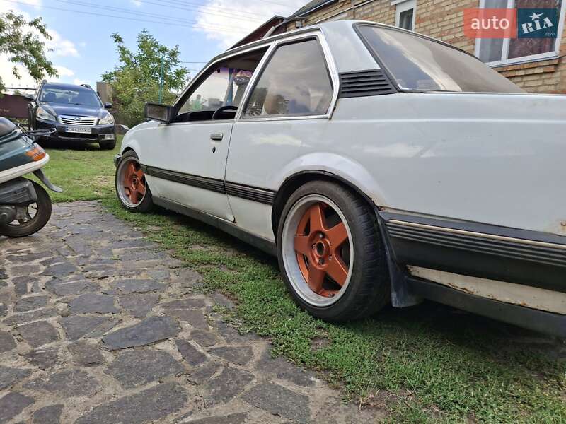 Купе Opel Ascona 1983 в Городище