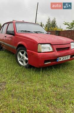 Седан Opel Ascona 1988 в Рокитному