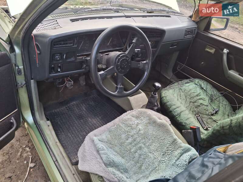 Седан Opel Ascona 1984 в Ровно