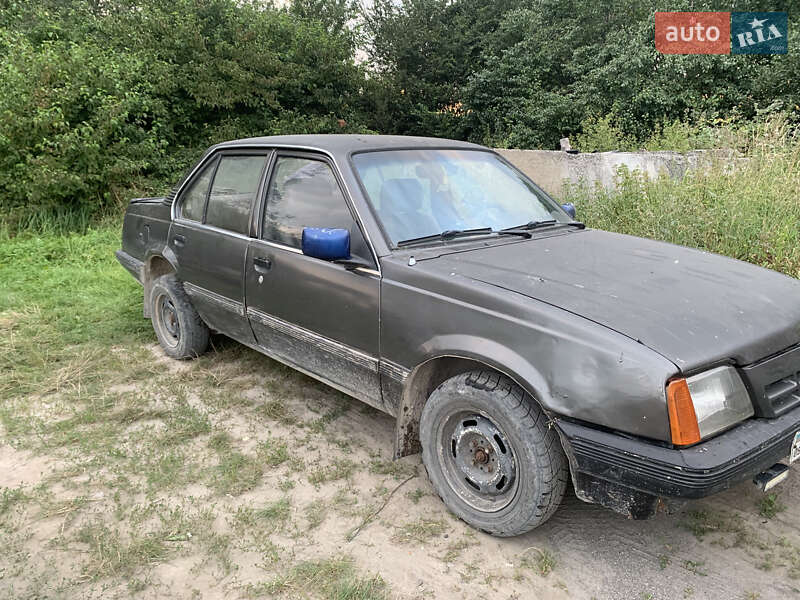 Седан Opel Ascona 1986 в Монастириській фото 2 Седан Opel Ascona 1986 в Монастириській