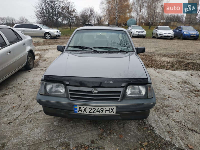 Седан Opel Ascona 1987 в Валках фото 3 Седан Opel Ascona 1987 в Валках
