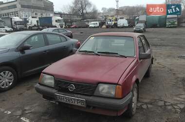 Седан Opel Ascona 1985 в Кривому Розі