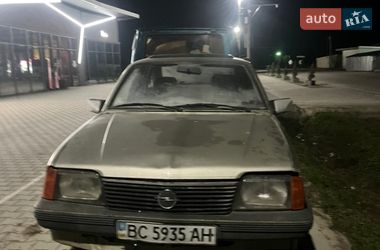 Хетчбек Opel Ascona 1987 в Новому Калинові