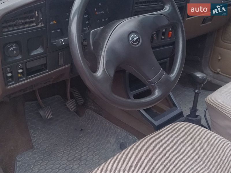 Седан Opel Ascona 1986 в Добротворі