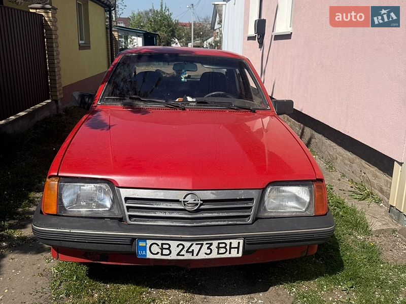 Седан Opel Ascona 1982 в Чернигове