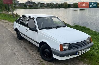Хетчбек Opel Ascona 1987 в Києві