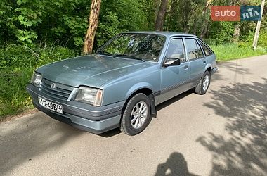 Хэтчбек Opel Ascona 1987 в Житомире