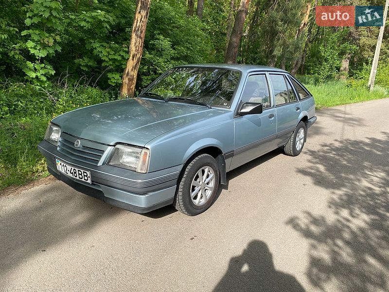 Хэтчбек Opel Ascona 1987 в Житомире