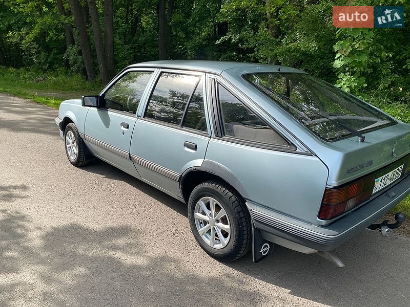 Хэтчбек Opel Ascona 1987 в Житомире