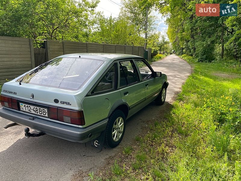 Хэтчбек Opel Ascona 1987 в Житомире