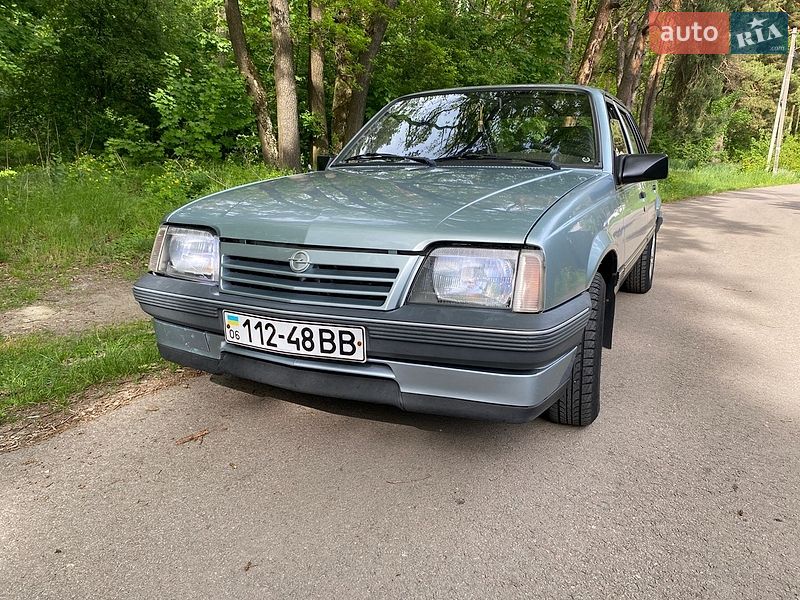 Хэтчбек Opel Ascona 1987 в Житомире