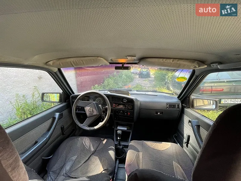Opel Ascona 1987 VIN W0L000084H6047367 фото оголошення 9 з 46
