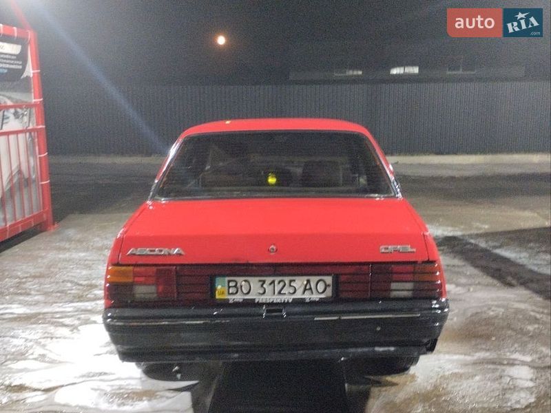 Седан Opel Ascona 1985 в Городенці