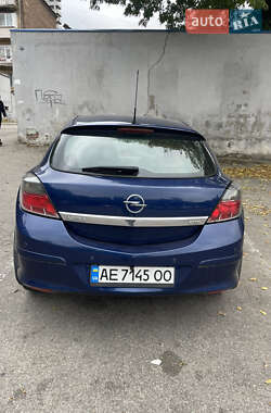 Хэтчбек Opel Astra GTC 2008 в 