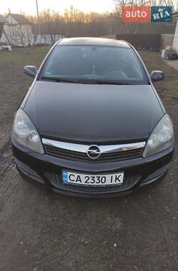 Хэтчбек Opel Astra GTC 2009 в 
