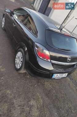 Хэтчбек Opel Astra GTC 2009 в 