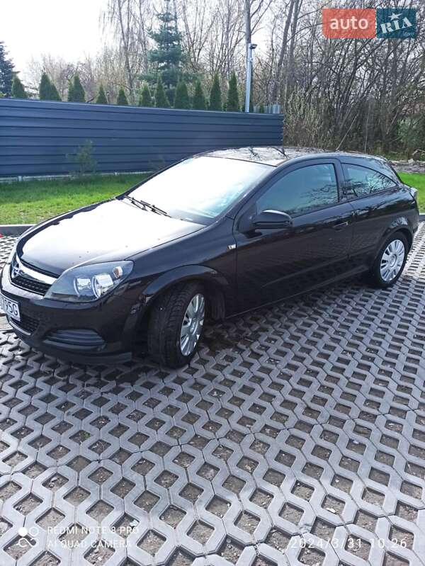 Хетчбек Opel Astra GTC 2009 в Стрию