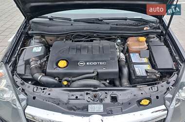 Хэтчбек Opel Astra GTC 2008 в 