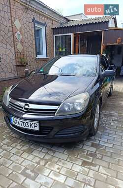 Хэтчбек Opel Astra GTC 2005 в 