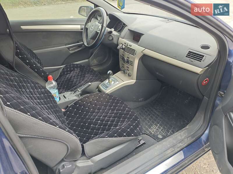 Хетчбек Opel Astra GTC 2008 в Дніпрі