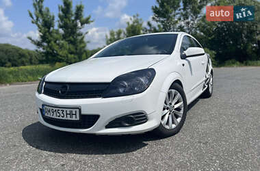 Хэтчбек Opel Astra GTC 2009 в 