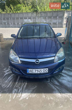 Хэтчбек Opel Astra GTC 2008 в 
