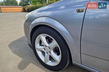 Хэтчбек Opel Astra GTC 2006 в 