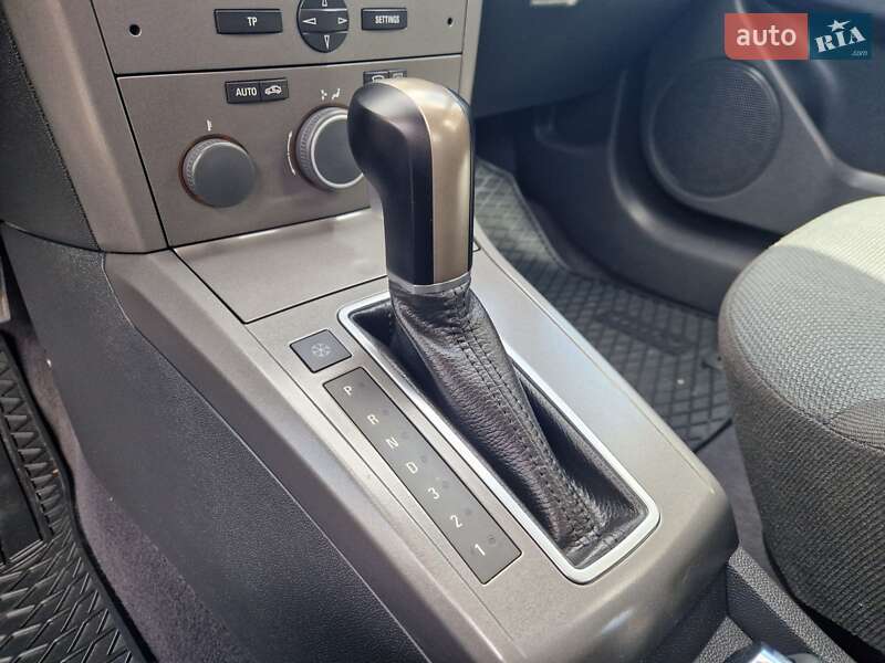 Хетчбек Opel Astra GTC 2006 в Тернополі