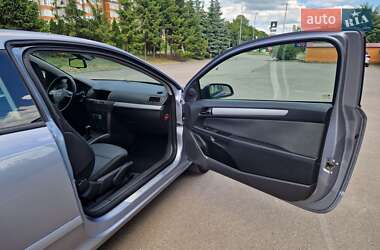 Хэтчбек Opel Astra GTC 2006 в 