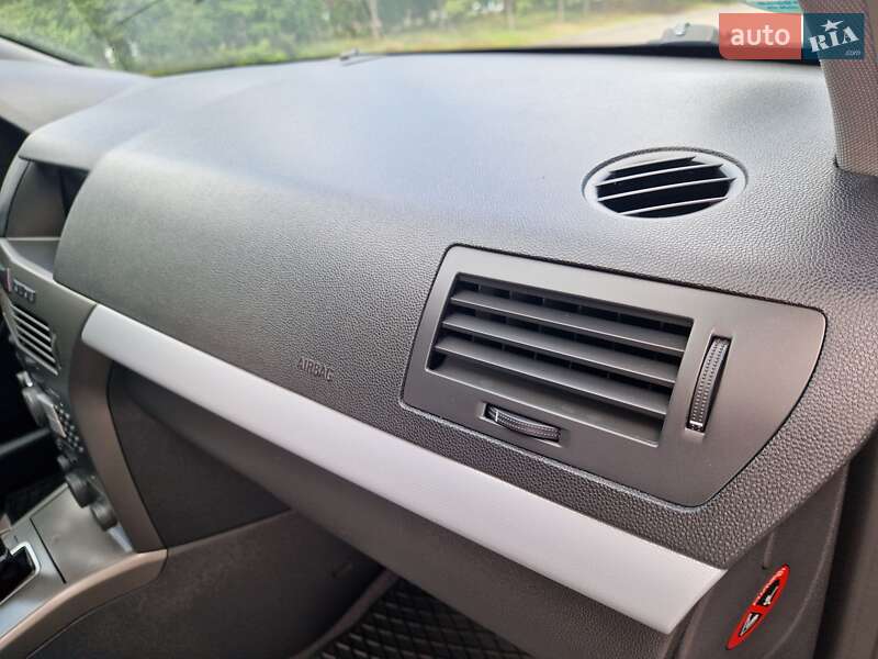 Хетчбек Opel Astra GTC 2006 в Тернополі
