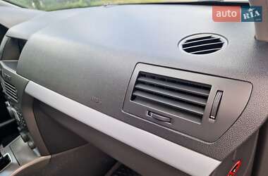 Хэтчбек Opel Astra GTC 2006 в 