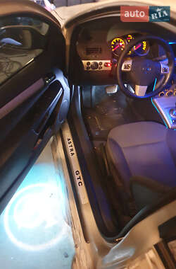 Хэтчбек Opel Astra GTC 2007 в 