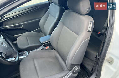 Хэтчбек Opel Astra GTC 2009 в 