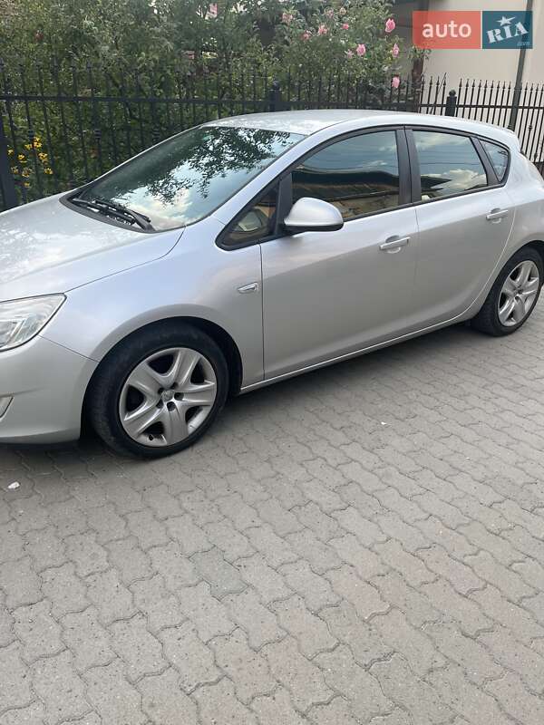Хетчбек Opel Astra GTC 2009 в Стрию
