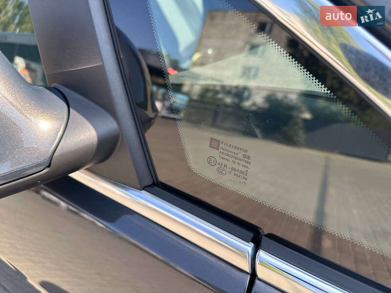 Хэтчбек Opel Astra GTC 2015 в Раздельной