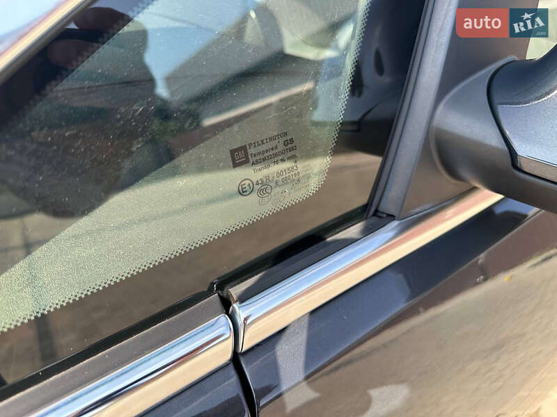 Хэтчбек Opel Astra GTC 2015 в Раздельной