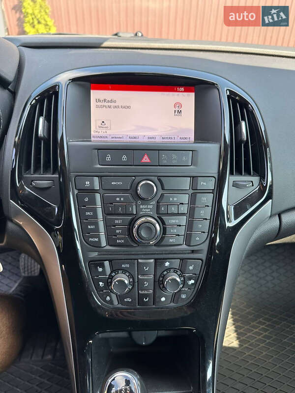 Хэтчбек Opel Astra GTC 2015 в Раздельной