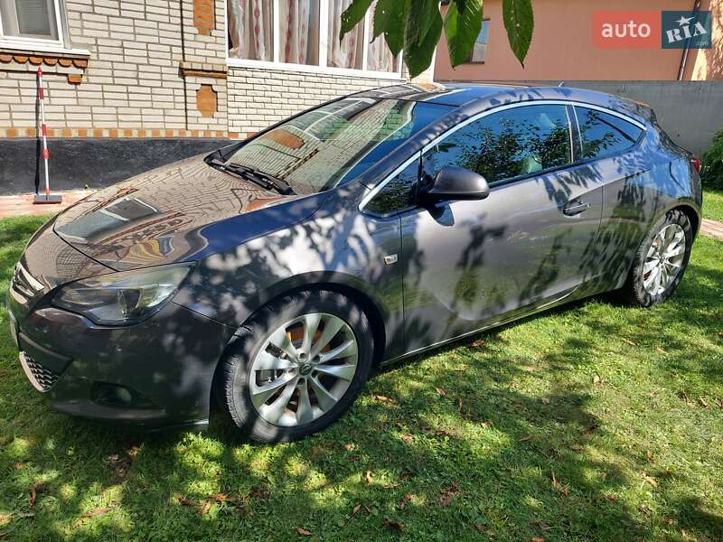 Opel Astra GTC 2012