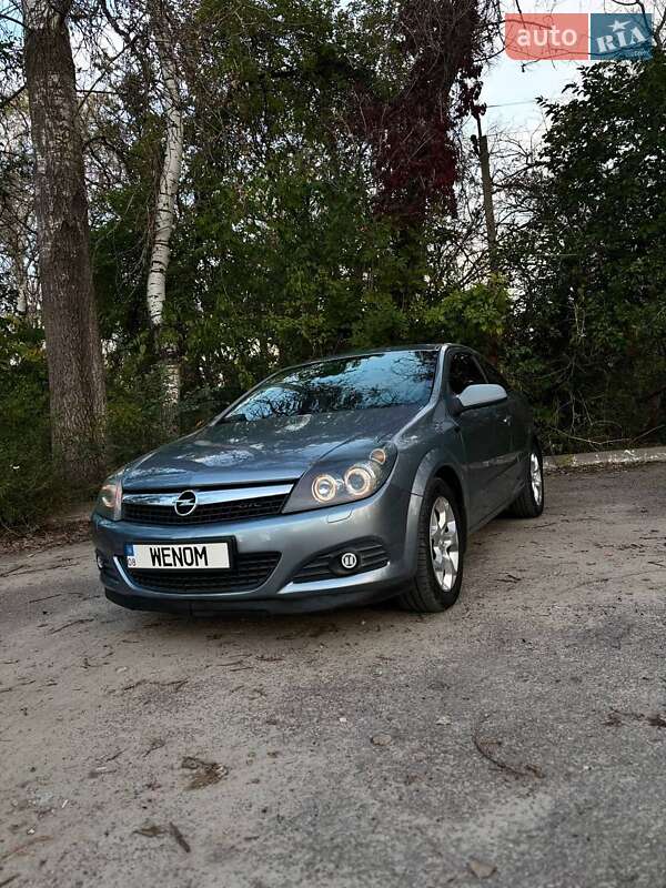Хетчбек Opel Astra GTC 2007 в 