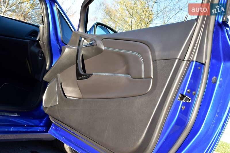 Хетчбек Opel Astra GTC 2017 в Дрогобичі фото 46 Хетчбек Opel Astra GTC 2017 в Дрогобичі