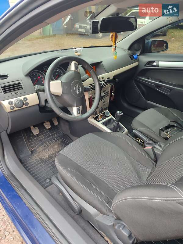 Хэтчбек Opel Astra GTC 2008 в Гребенке фото 15 Хэтчбек Opel Astra GTC 2008 в Гребенке