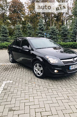 Седан Opel Astra H 2013 в Харкові