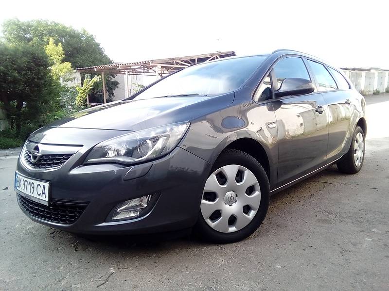 Opel astra j 2011