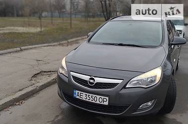 Opel Astra J 2011 Opel Astra J 2011