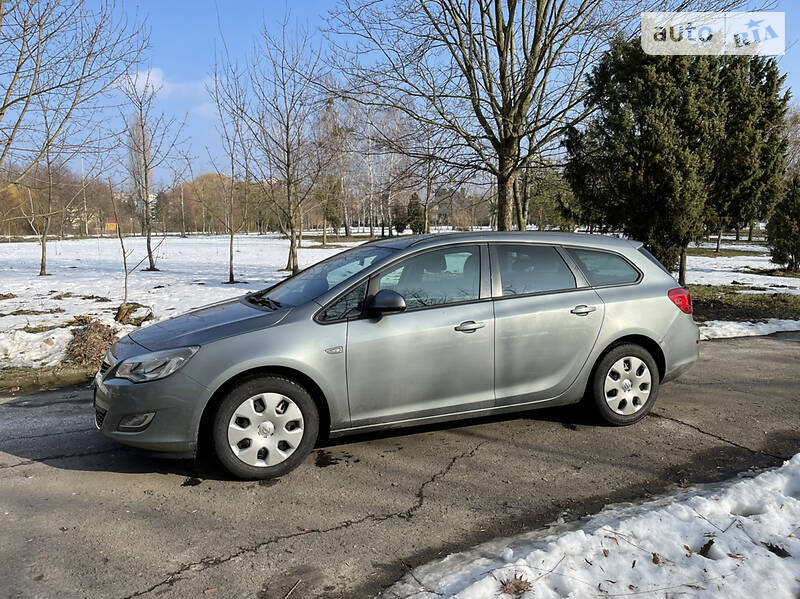 Opel Astra J