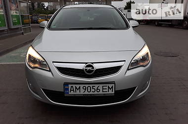 Opel Astra J Sports Tourer 2011 Opel Astra J Sports Tourer 2011