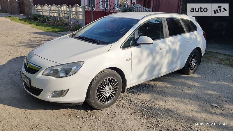 Opel Astra J