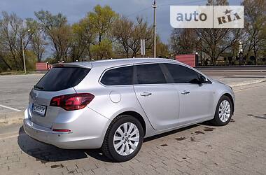 Универсал Opel Astra J 2013 в Дрогобыче