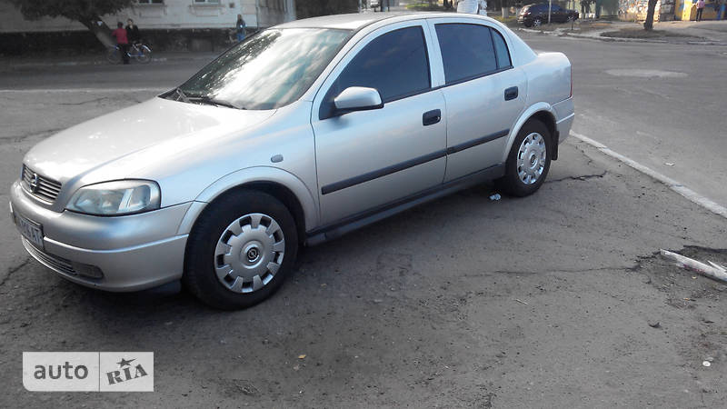 Седан Opel Astra 2005 в 